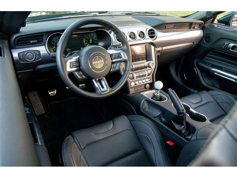 2019 Ford Mustang: 123 Interior Photos | U.S. News