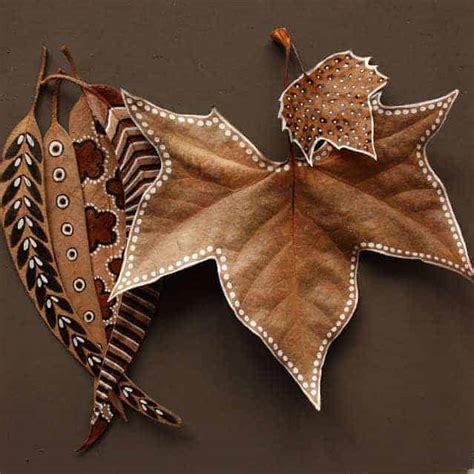 Beautiful Crafts on Autumn Leaves - 1001 Gardens