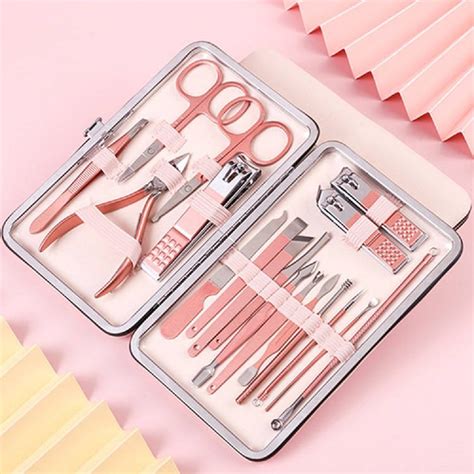 Pink 18-Piece Professional Nail Clippers Set, For Parlour,Personal, Packaging Size: 6.18 X 4.37 ...