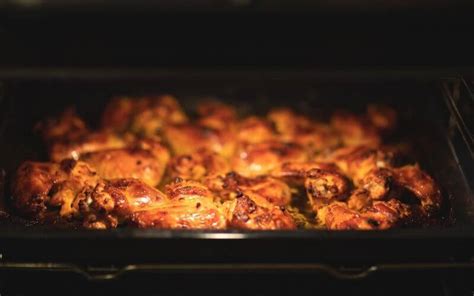 How To Reheat Chicken Wings: 6 Easy Ways! • BoatBasinCafe