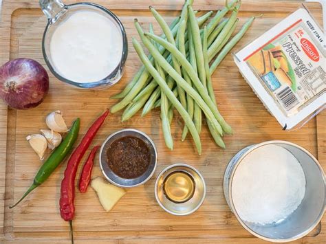 Tofu and Green Beans Bicol Express (No Meat Bicol Express) - Riverten ...