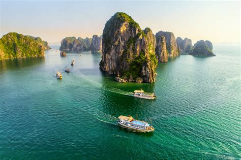 Halong Bay – One of the most beautiful bays in the world - JPTraveltime