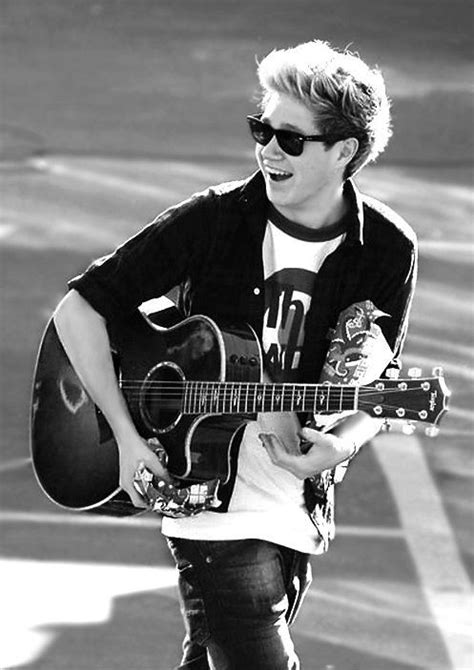 1000+ images about I love Niall Horan's "guitar" on Pinterest | Songs ...