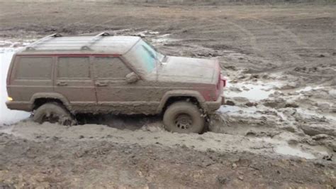 Jeep Cherokee Mudding - YouTube