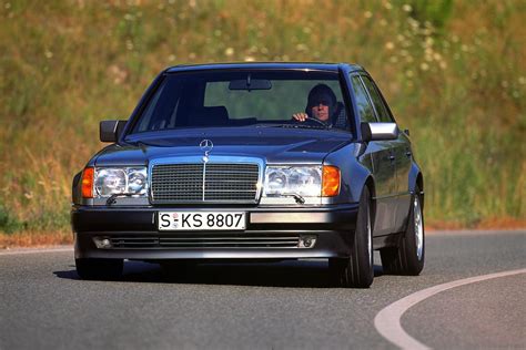 The Mercedes-Benz 124 Was First Revealed 35 Years Ago!