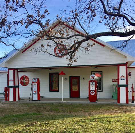 The front of the gas station. | Gas station, Old gas stations, Service ...