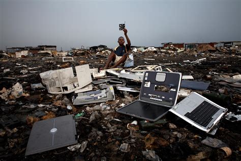 Electronic Waste Africa | Andrew McConnell - Photographer