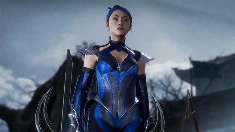 Filipina Model is Kitana in Mortal Kombat 11