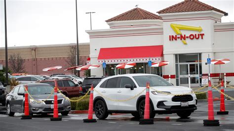 In-N-Out to close Oakland, California restaurant due to wave of car ...