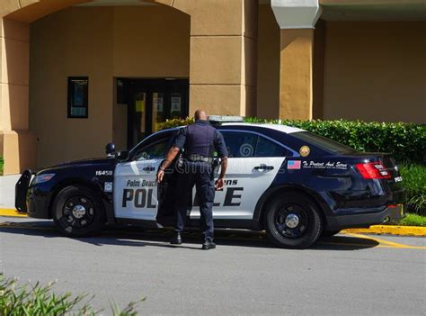 The Palm Beach Gardens Police Department Police Officer Editorial Photo - Image of florida ...