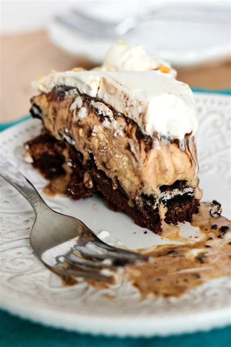 The Ultimate Brownie Sundae Pie | Recipe | Brownie sundae, Oreo stuffed chocolate chip cookies ...