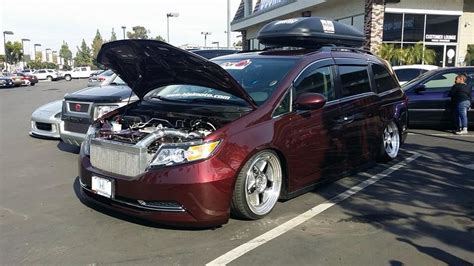 Bisimoto's 1000 horsepower Honda Odyssey. Not your average minivan! | Mini van, Honda odyssey, Honda