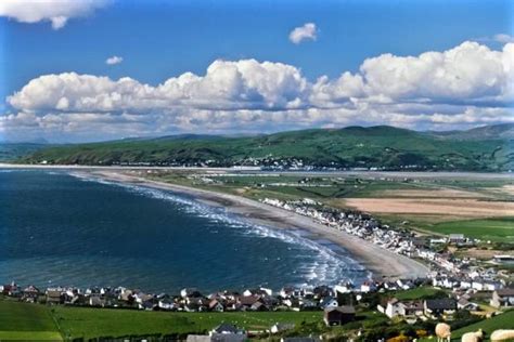 Borth Beach - Ceredigion | UK Beach Guide