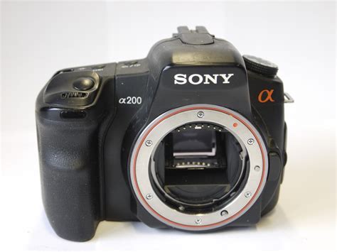 Sony A200 10.2MP APSC Body (take Sony A mount lenses). No battery ...