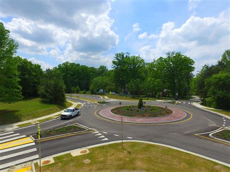 A How-To Guide for Navigating Roundabout & Neighborhood Traffic Circles - Timmons Group