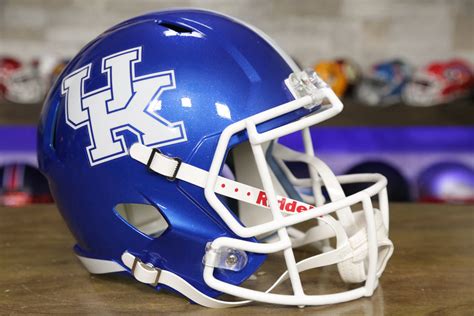 Kentucky Wildcats Riddell Speed Replica Helmet – Green Gridiron, Inc.