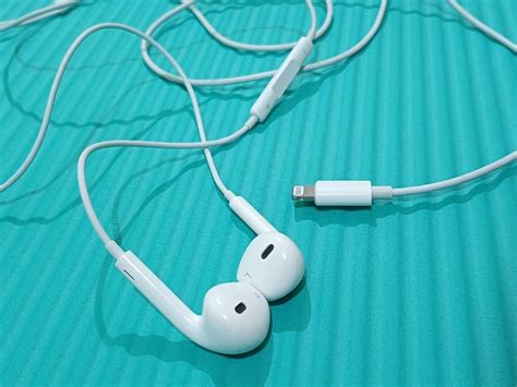 Apple Earphones Earpods Lightning, Audio, Earphones on Carousell