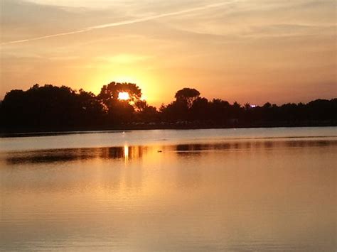 Mendota Lake Mendota, IL | Lasalle county, Beautiful sunset, Sunset