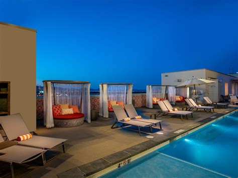 Room Deals for SAHARA Las Vegas, Las Vegas starting at $39 | Hotwire