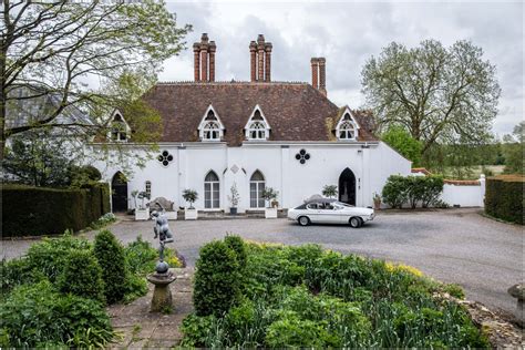 An exceptional venue for weddings and bespoke events, set on the idyllic river Test, Hampshire ...