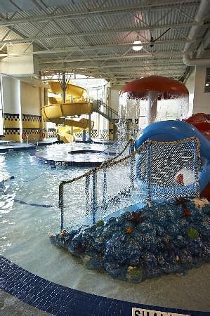 Deerfoot Inn and Casino Pool: Pictures & Reviews - Tripadvisor