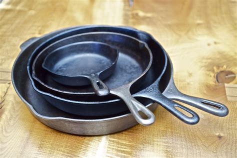 How to Clean Your Cast Iron Skillet THE RIGHT WAY! - Better HouseKeeper