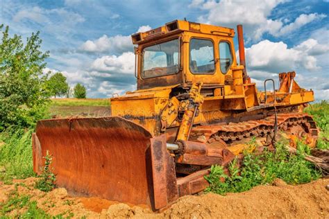 Old bulldozer stock photo. Image of engine, industrial - 164919506