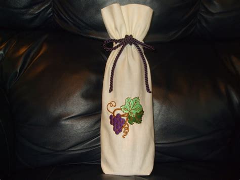 Sharondipity Designs: Embroidered Wine Bottle Bag