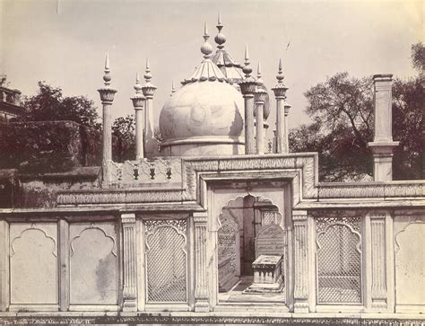 File:Tombs of Shah Alam and Akbar II, c1890s.jpg - Wikiwand