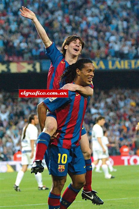 Ronaldinho y el recuerdo del día del debut de Messi | El Gráfico