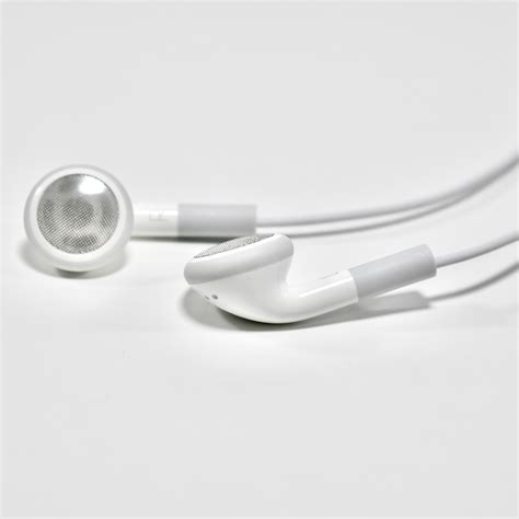 Apple Earphones with Remote and Mic (without Mic for the iPod Shuffle ...