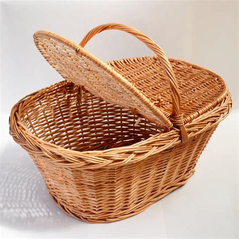 Traditional Woven Wicker Willow Picnic Basket with Handle Lid