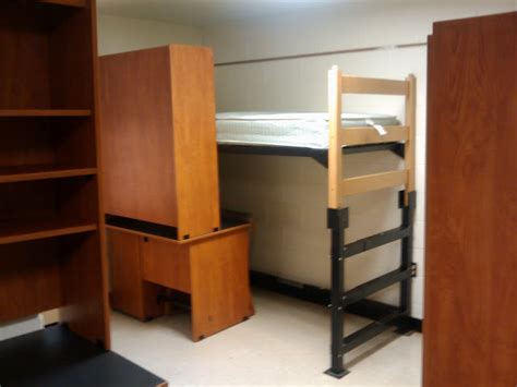 William & Mary Dorm Room Photo Gallery - Bedlofts, Microfridges, Futons, Carpets, Furniture ...