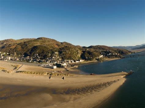 Barmouth Beach | VisitWales