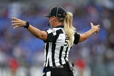 How Many Nfl Referees Are Women - Image to u