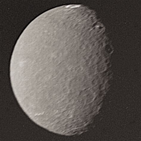 APOD: April 7, 1996 - Uranus's Moon Umbriel: A Mysterious Dark World