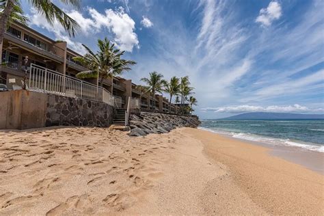 19 Hawai'i Airbnbs on the Beach for a Dream Vacation