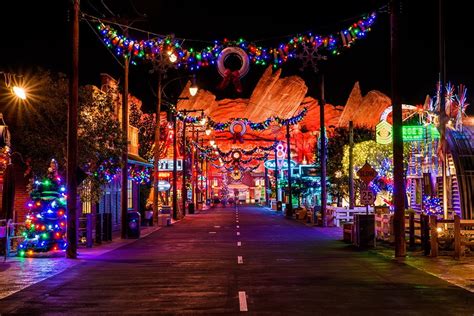 Disneyland Christmas Ultimate Guide - Disney Tourist Blog