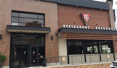 The Gluten & Dairy-Free Review Blog: BJ's Restaurant and Brewhouse Review