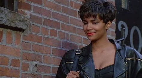 Strictly Business Film Locations - On the set of New York.com | Halle berry short hair, Short ...