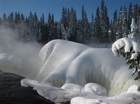 Pisew Falls amazing in Winter - Churchill Polar Bears