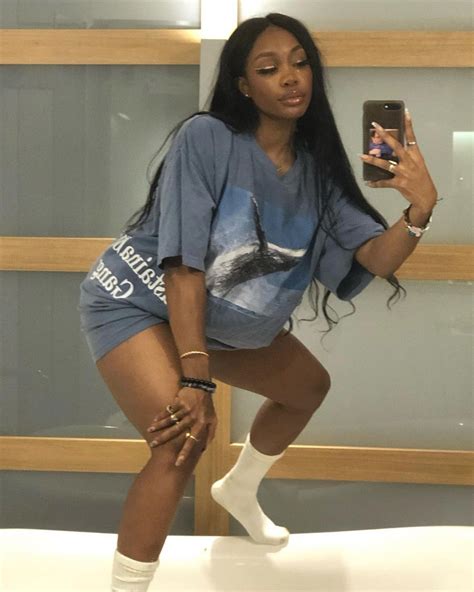 SZA Brings Sustainable trend to festival fashion | Sza singer, Sza ...