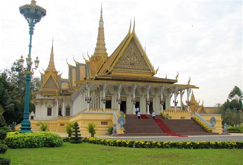 World Beautifull Places: Phnom Penh Palace