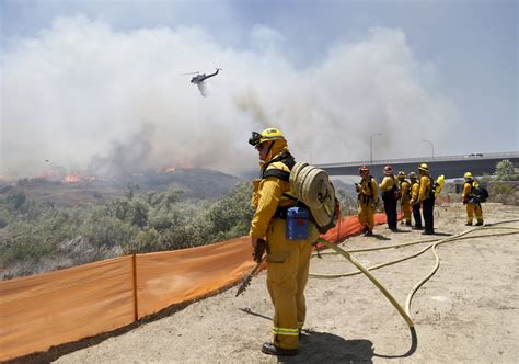 Infographic: Bernardo Fire update: Flames force evacuations near San Diego (updated) | 89.3 KPCC