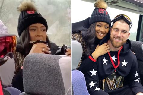 Travis Kelce's girlfriend double-fists at Chiefs' Super Bowl parade