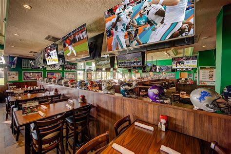 Florida sports bars to watch football in Naples, Fort Myers, Cape Coral