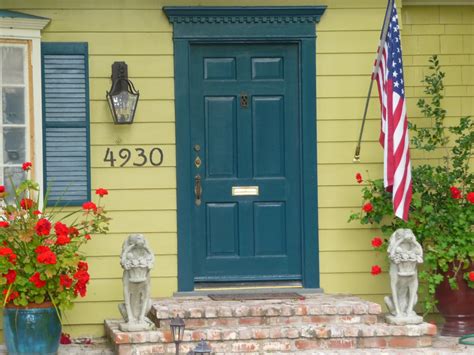 Teapots and Polka Dots: Houses in My Neighborhood: Color Schemes