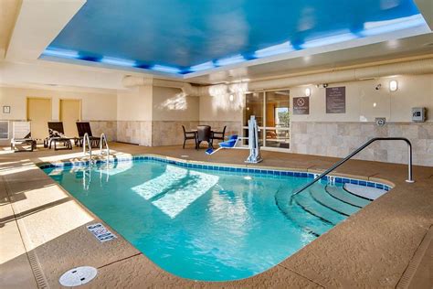 COMFORT SUITES GULFPORT - Updated 2021 Prices, Hotel Reviews, and Photos (MS) - Tripadvisor