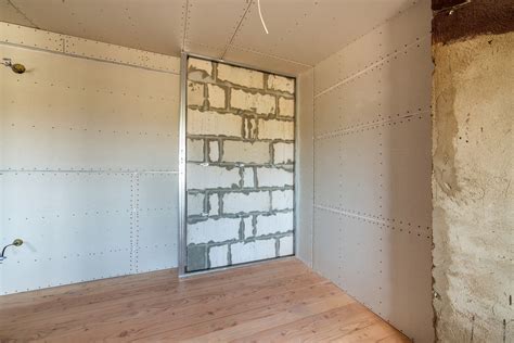 Man Finds 'Secret Room' Hidden Behind a Fake Wall in His Pantry - Newsweek