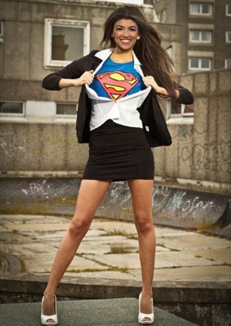 alexandria ocasio-cortez changing into supergirl by samuraichamploo07 on DeviantArt